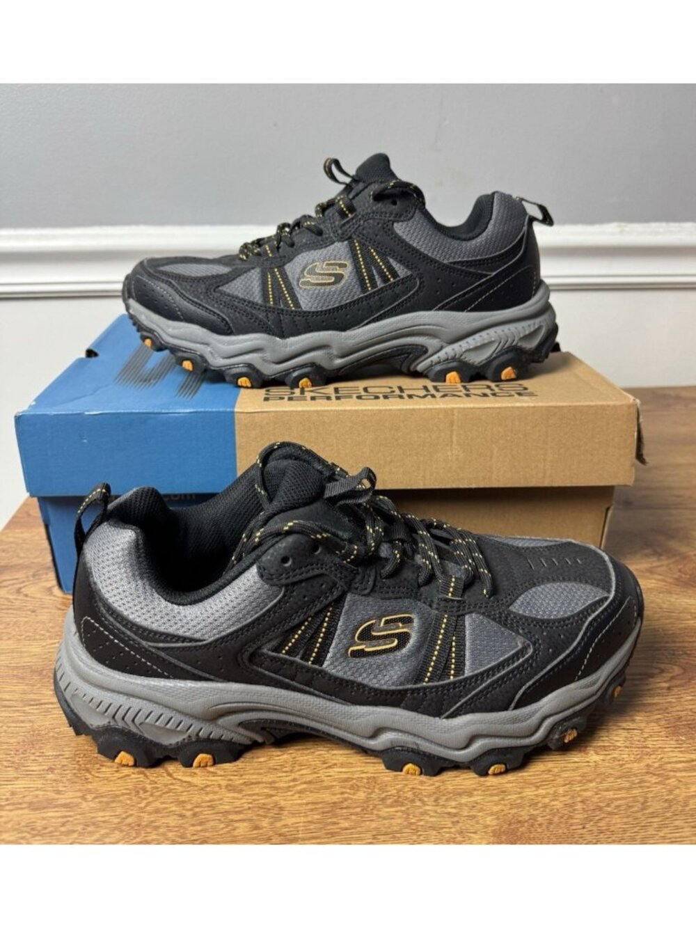 Skechers Men's Stamina All Terrain Walking Hiking Shoes Size 8.5 Black Grey